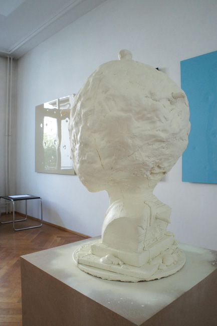 Busting head (detail)